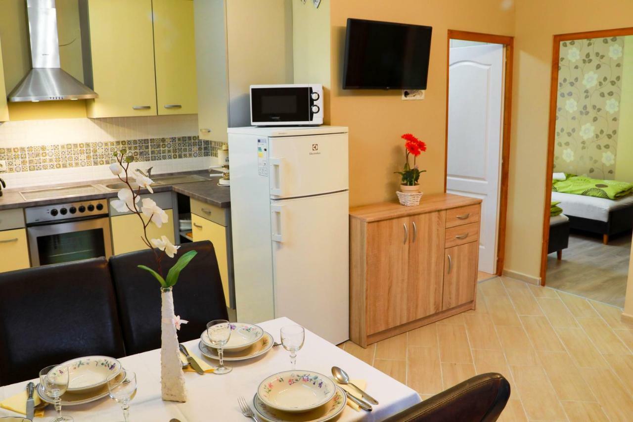 Jazmin Apartman Buzsak ภายนอก รูปภาพ