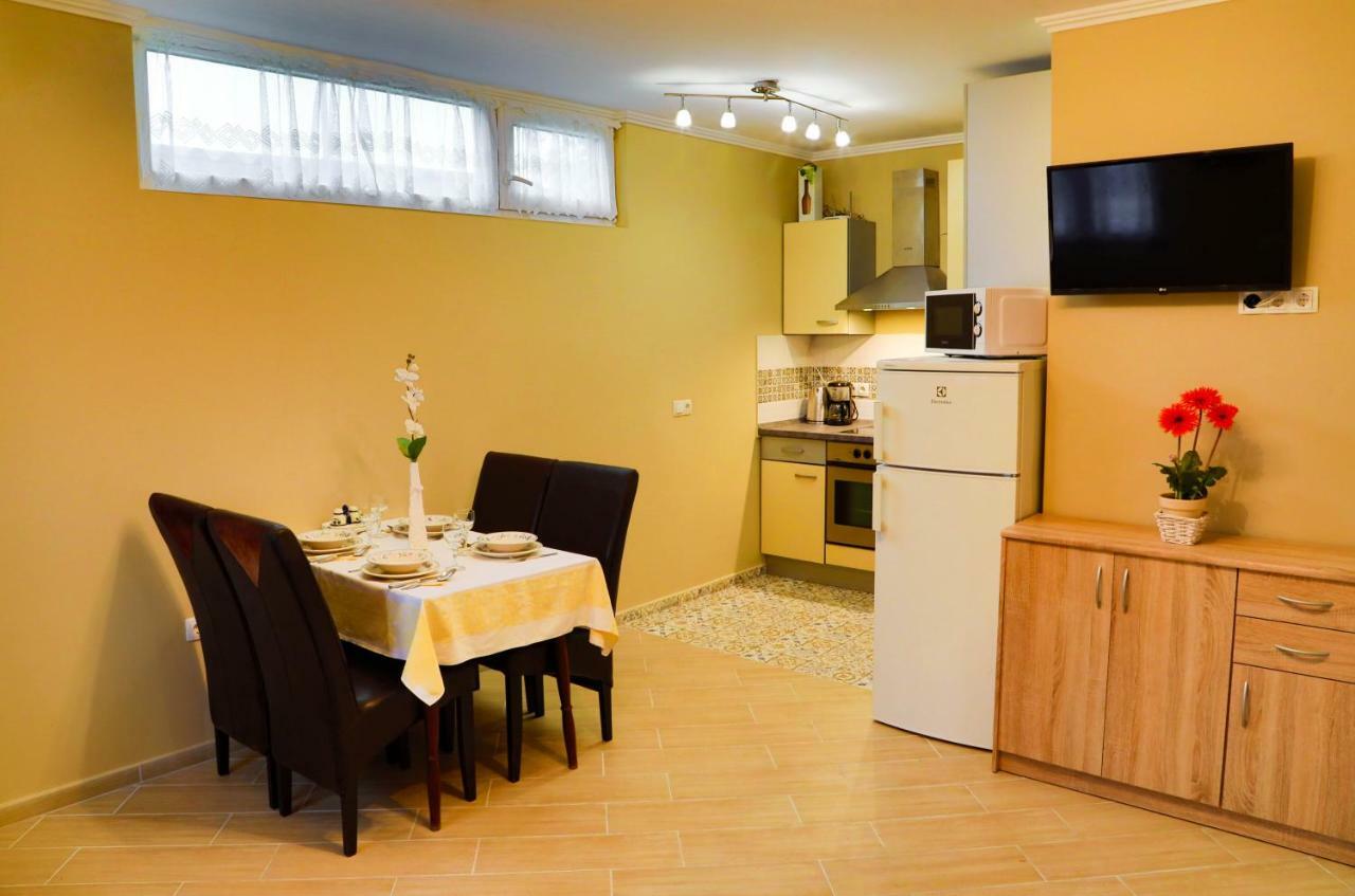 Jazmin Apartman Buzsak ภายนอก รูปภาพ